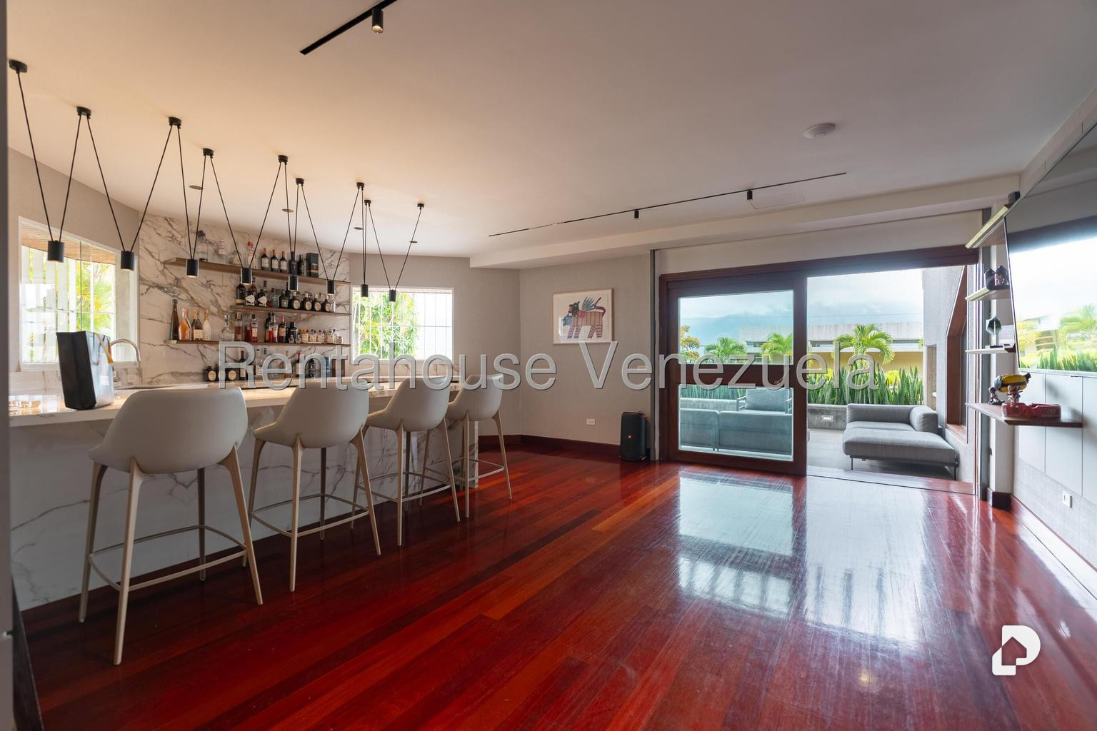Casa en Cerro Verde, Caracas – 19