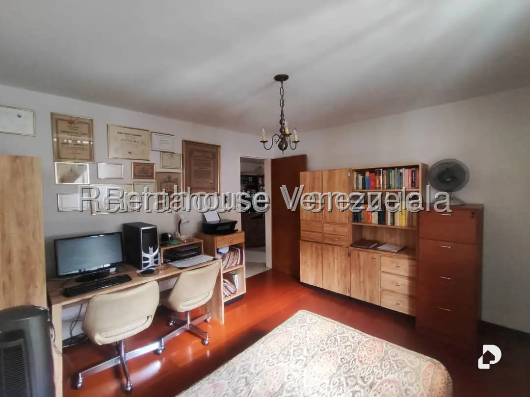 Casa en Los Pomelos, Caracas – 25