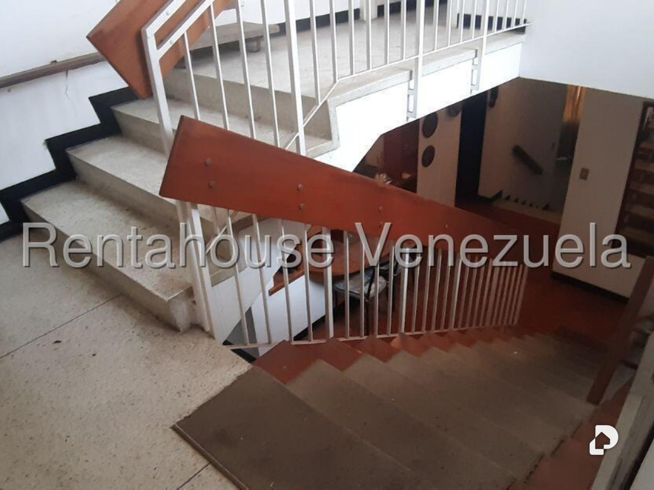 Casa en Santa Sofía, Caracas – 19
