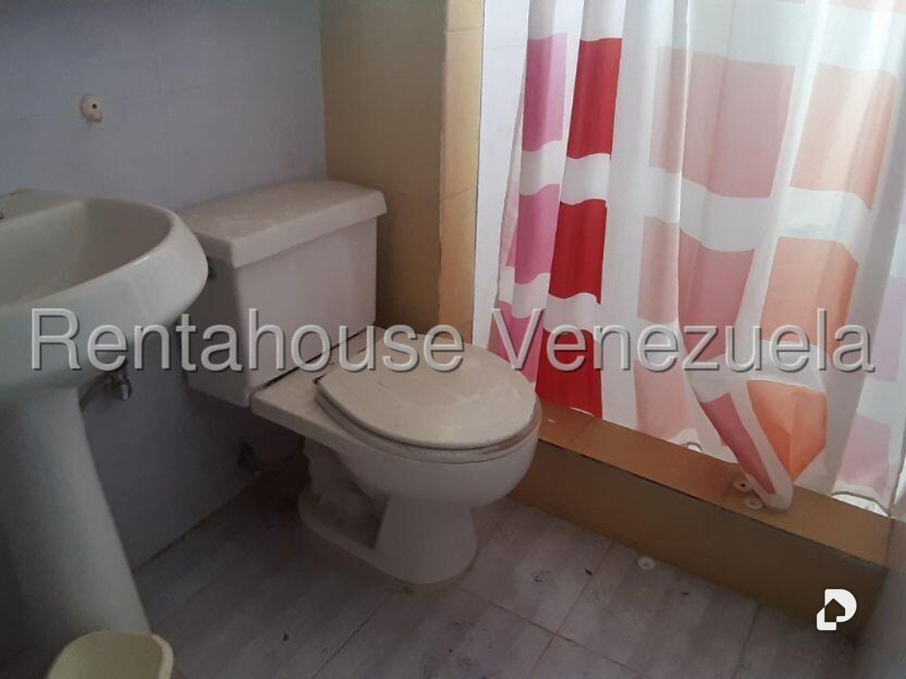 Casa en Santa Sofía, Caracas – 13