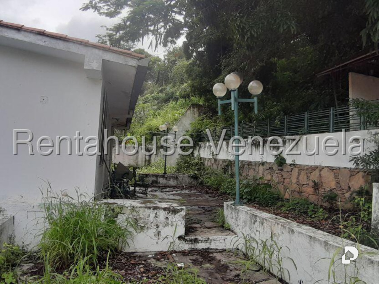 Casa en Santa Sofía, Caracas – 28