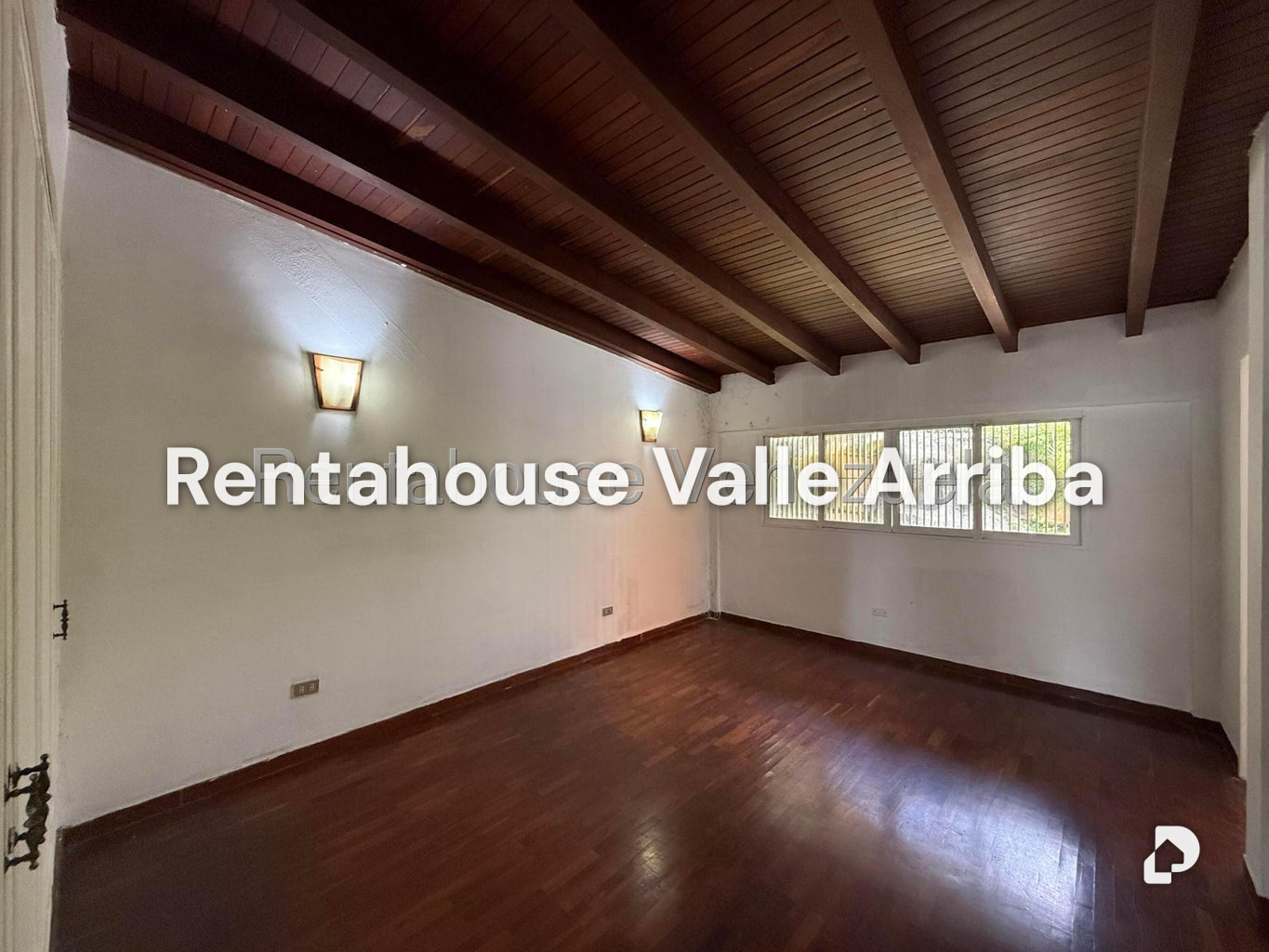 Casa en Alto Prado, Caracas – 25