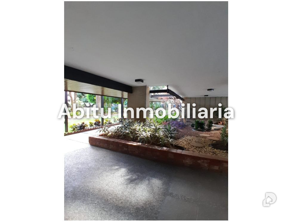 Apartamento en Los Palos Grandes, Caracas – 2