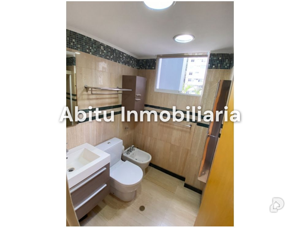 Apartamento en Los Palos Grandes, Caracas – 15