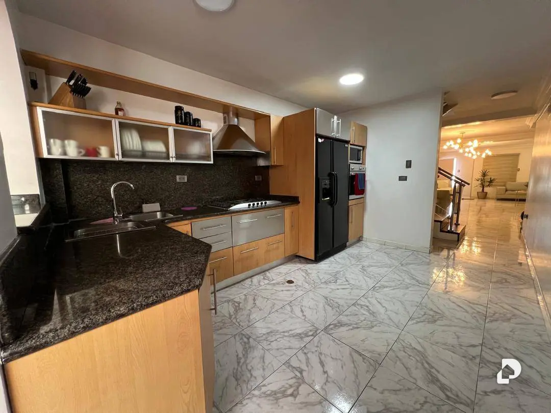 Casa en Urb. Villa del este Plaza, Barquisimeto – 23