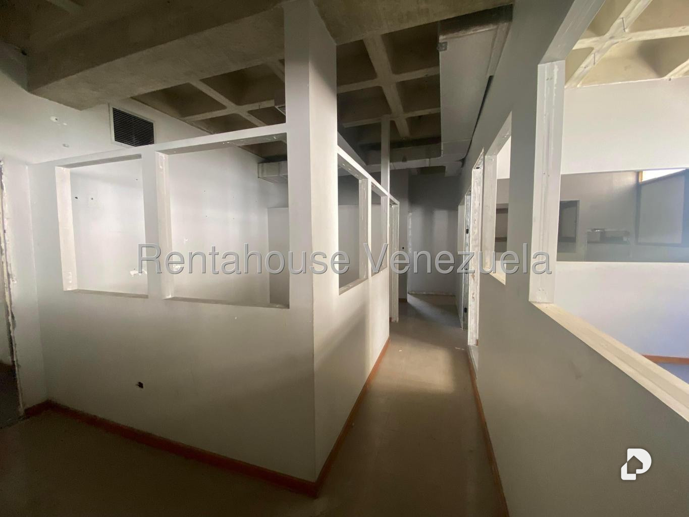 Local comercial en La Yaguara, Caracas – 17