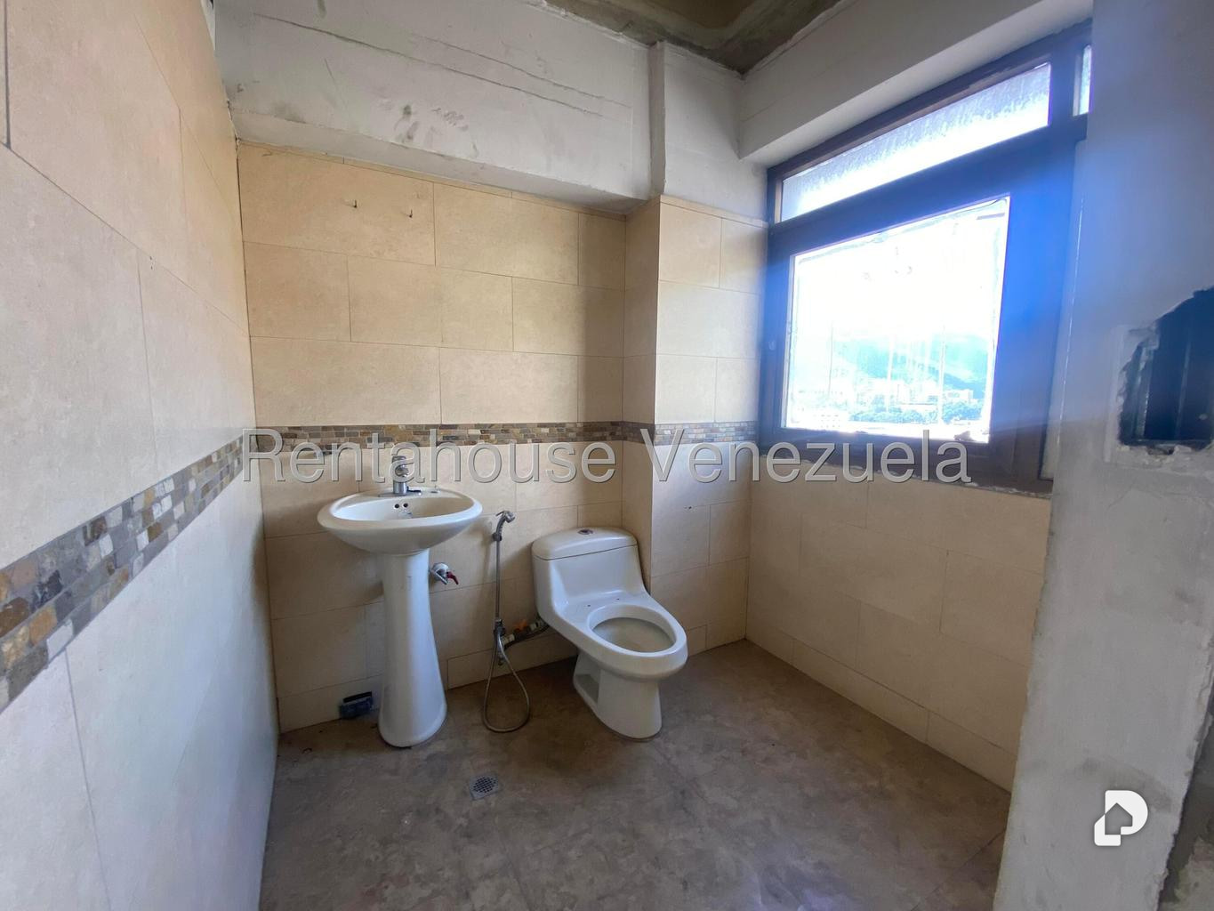 Local comercial en La Yaguara, Caracas – 19