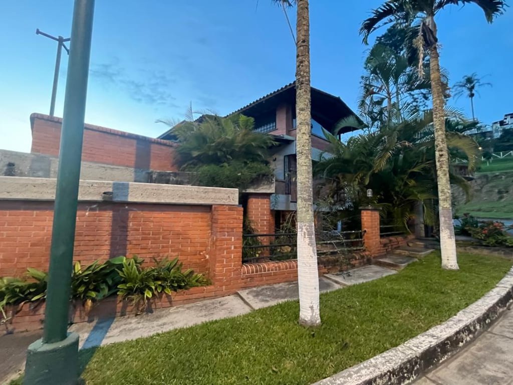 Casa en Club Hípico, Altos Mirandinos - 1
