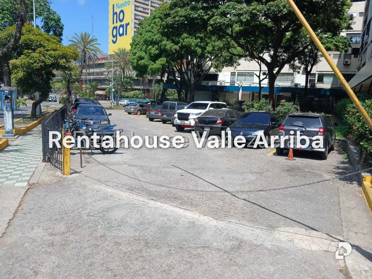 Oficina en Las Mercedes, Caracas – 23
