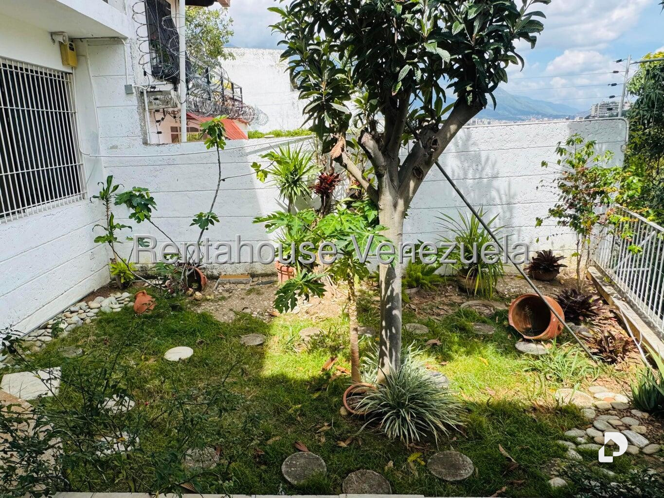 Casa en Colinas de Bello Monte, Caracas – 26