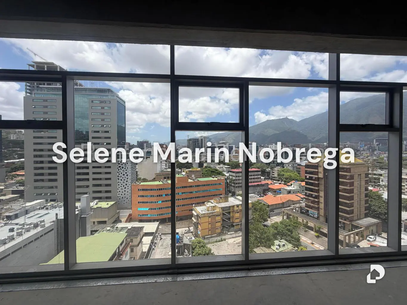 Oficina en Las Mercedes, Caracas – 14