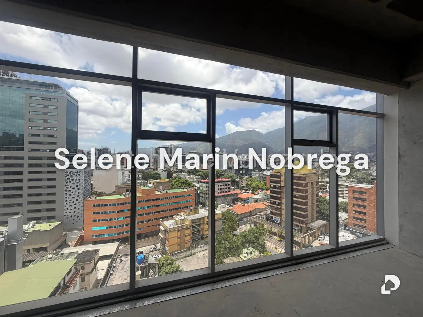 Oficina en Las Mercedes, Caracas – 15