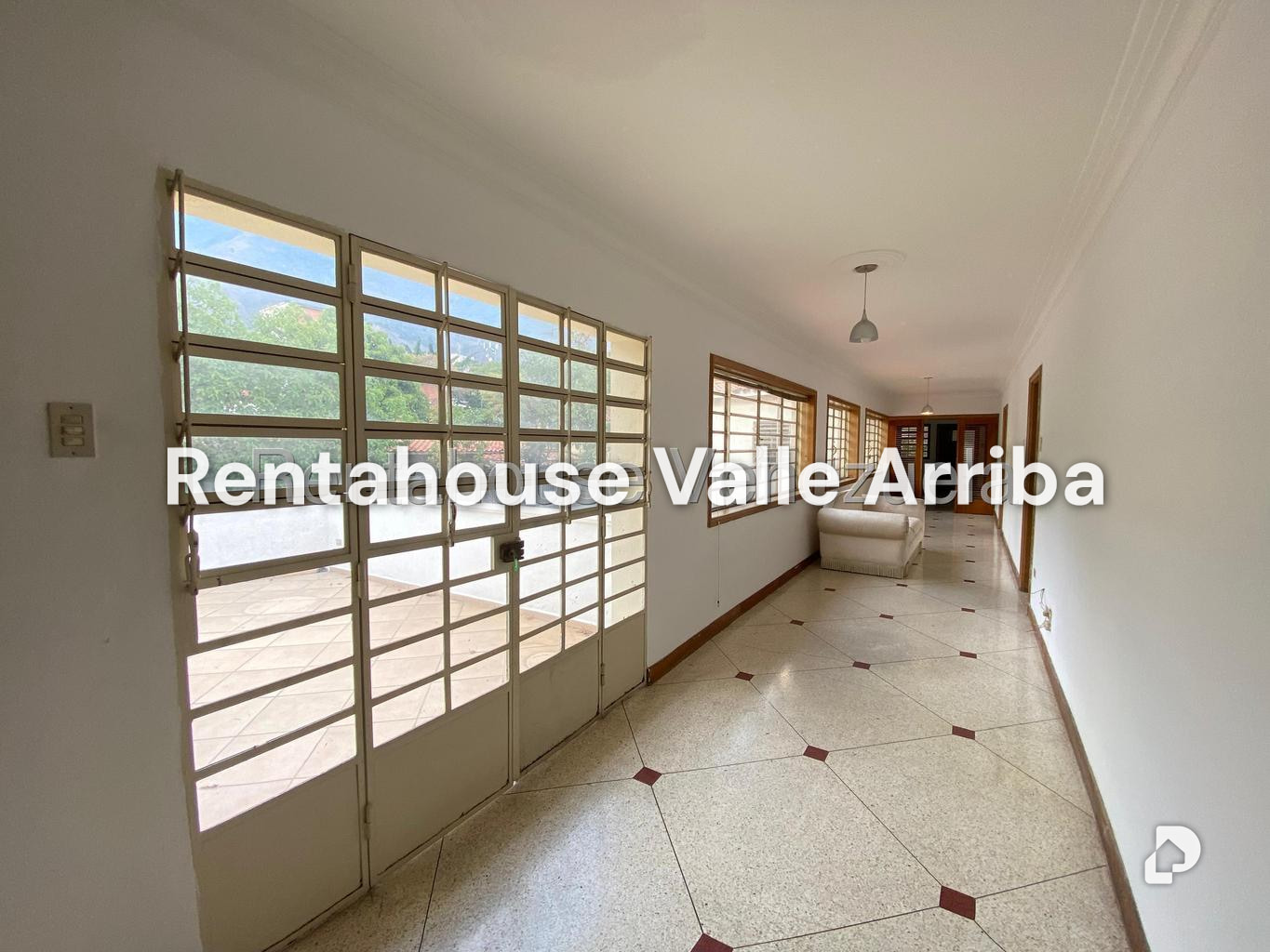 Casa en Altamira, Caracas – 24