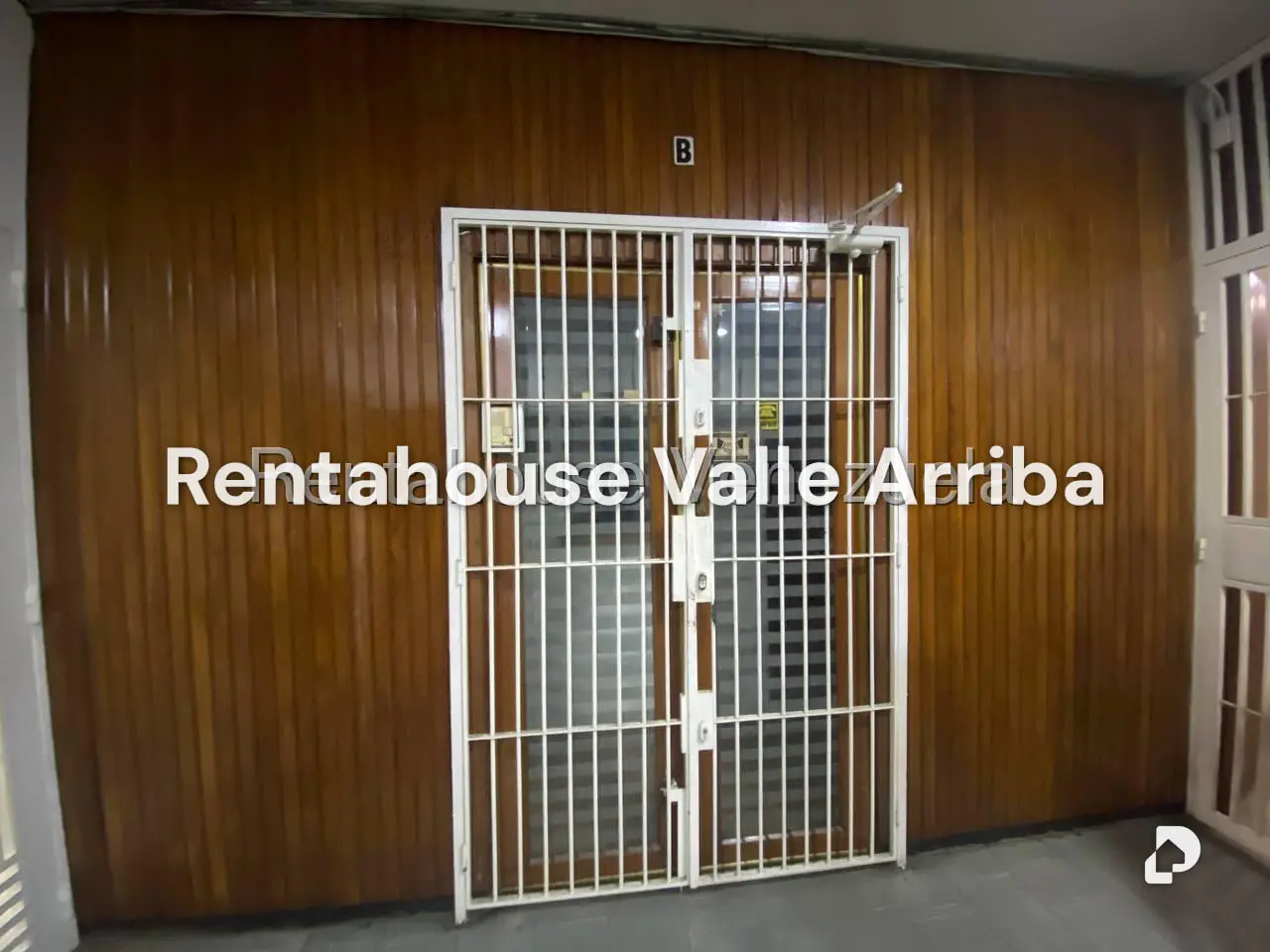 Local comercial en Parroquia Catedral, Caracas – 2