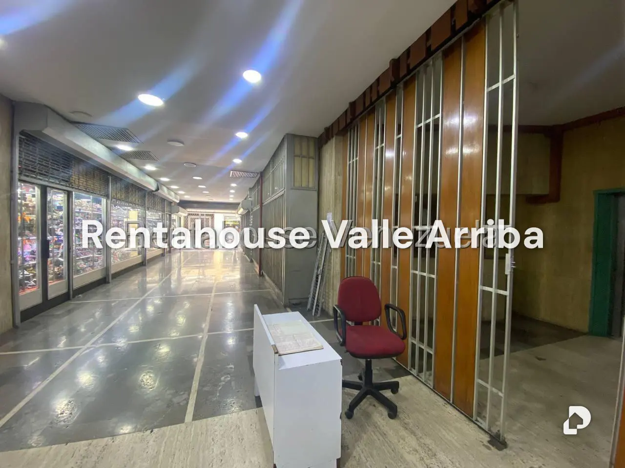 Local comercial en Parroquia Catedral, Caracas – 19