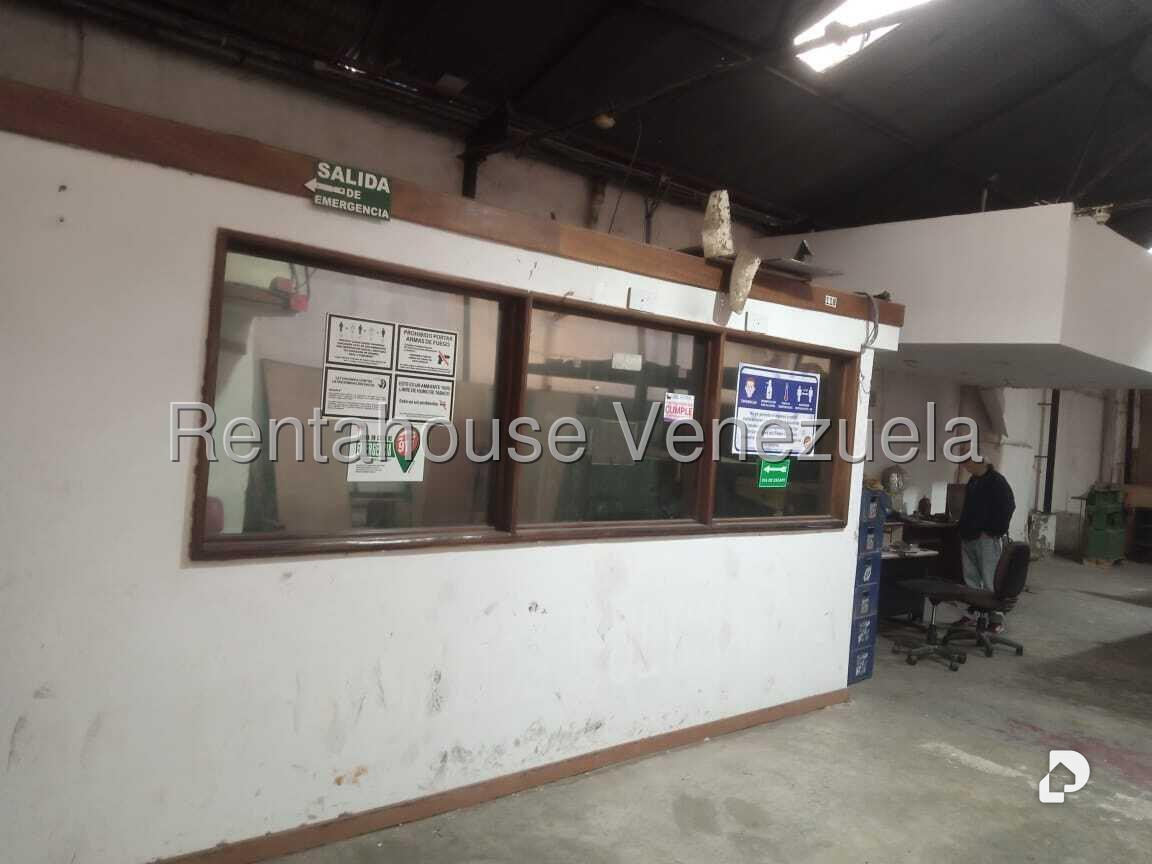 Local comercial en Puente Hierro, Caracas