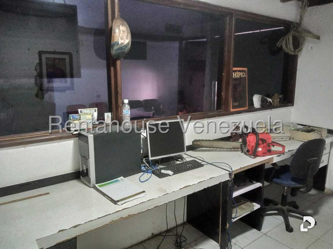 Local comercial en Puente Hierro, Caracas