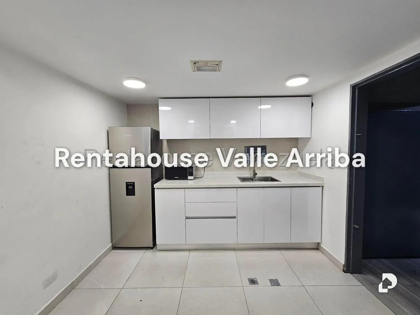 Local comercial en Santa Eduvigis, Caracas – 14
