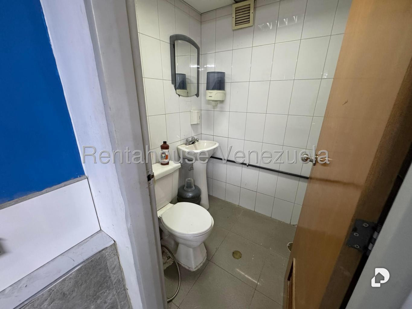 Local comercial en Colinas de Bello Monte, Caracas – 18