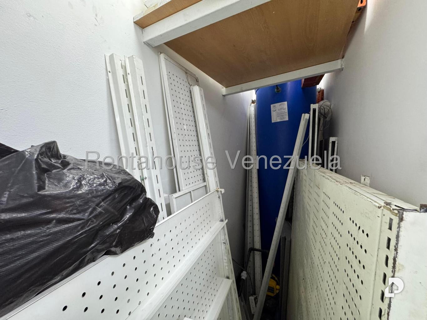 Local comercial en Colinas de Bello Monte, Caracas – 27