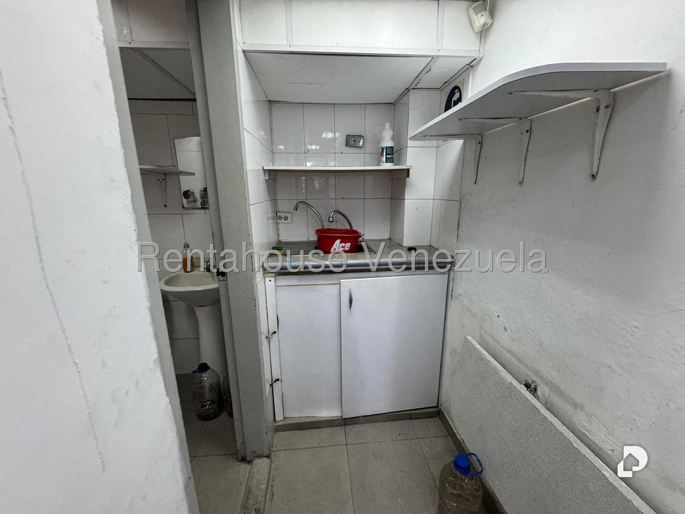 Local comercial en Colinas de Bello Monte, Caracas – 25