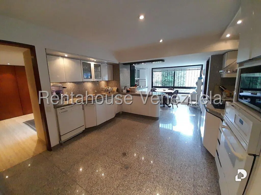 Apartamento en Lomas de La Lagunita, Caracas – 13