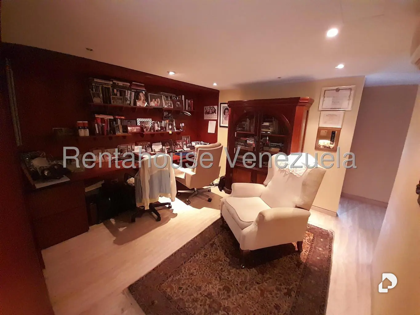 Apartamento en Lomas de La Lagunita, Caracas – 19