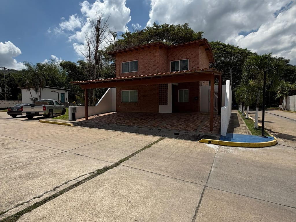 Casa en Las Trinitarias de San Diego, Municipio Autónomo San Diego - 1