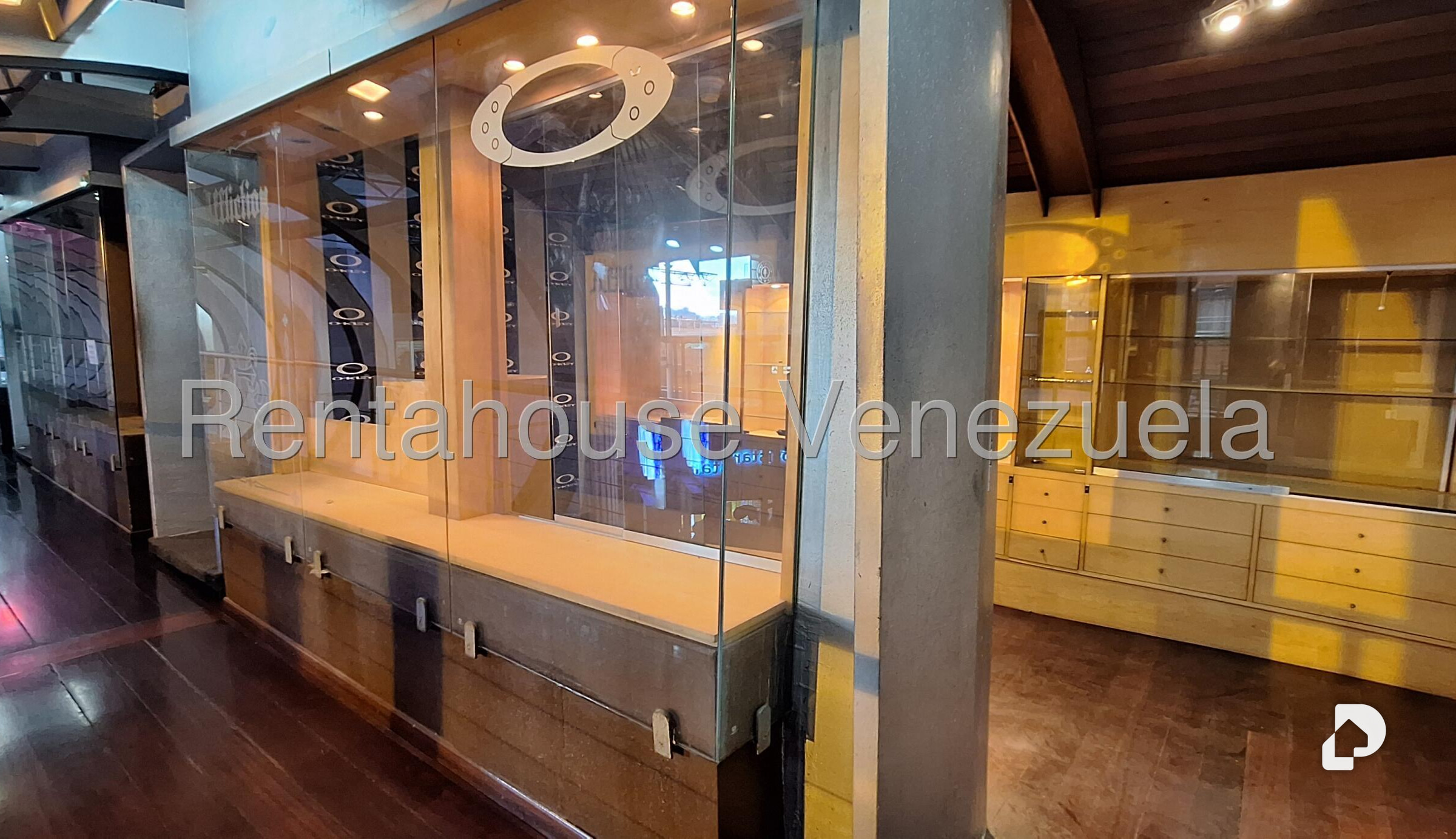 Local comercial en La Castellana, Caracas – 3