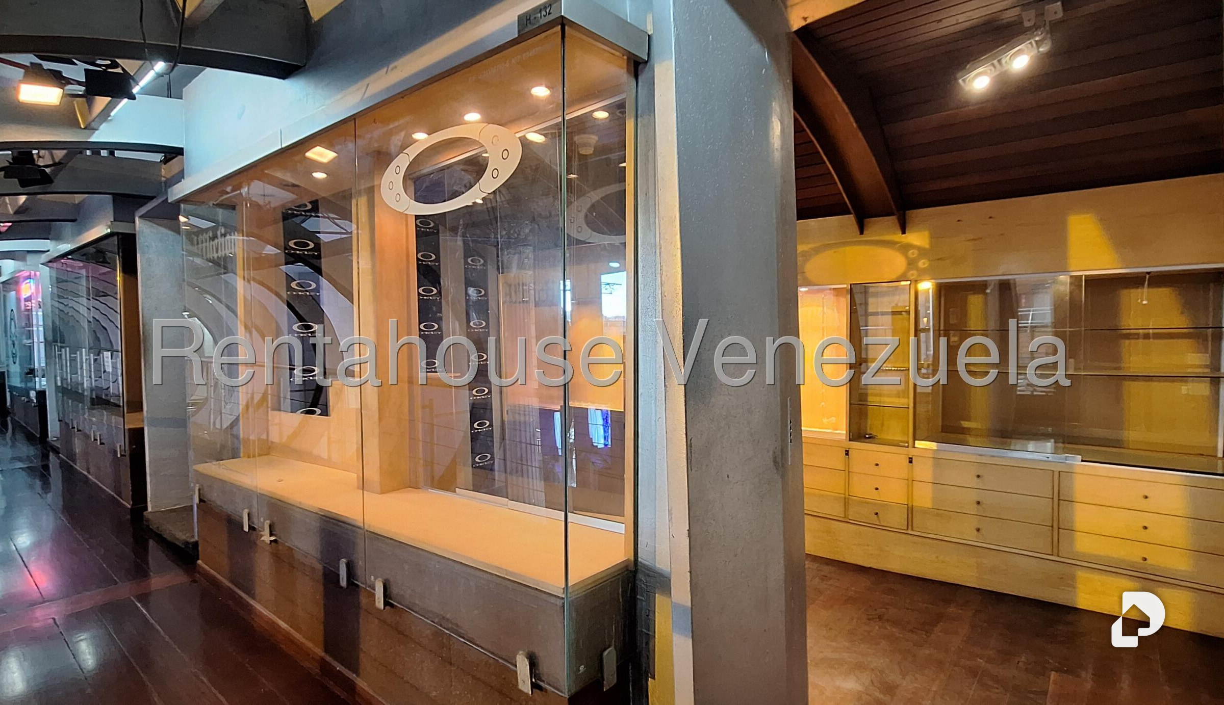 Local comercial en La Castellana, Caracas – 6