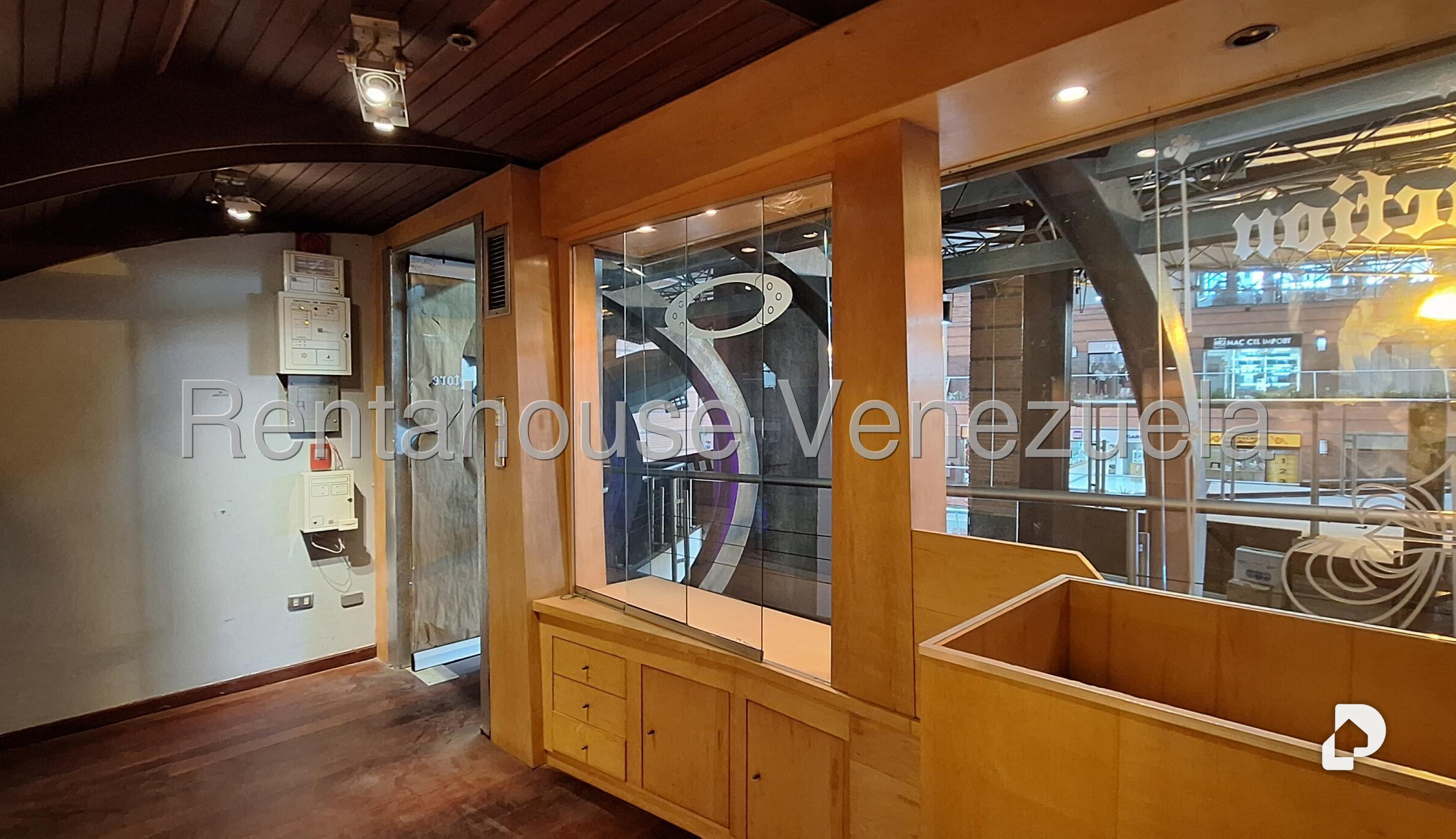 Local comercial en La Castellana, Caracas – 8