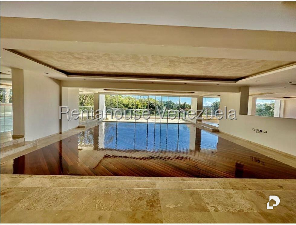 House in La Lagunita Country Club, Caracas – 10