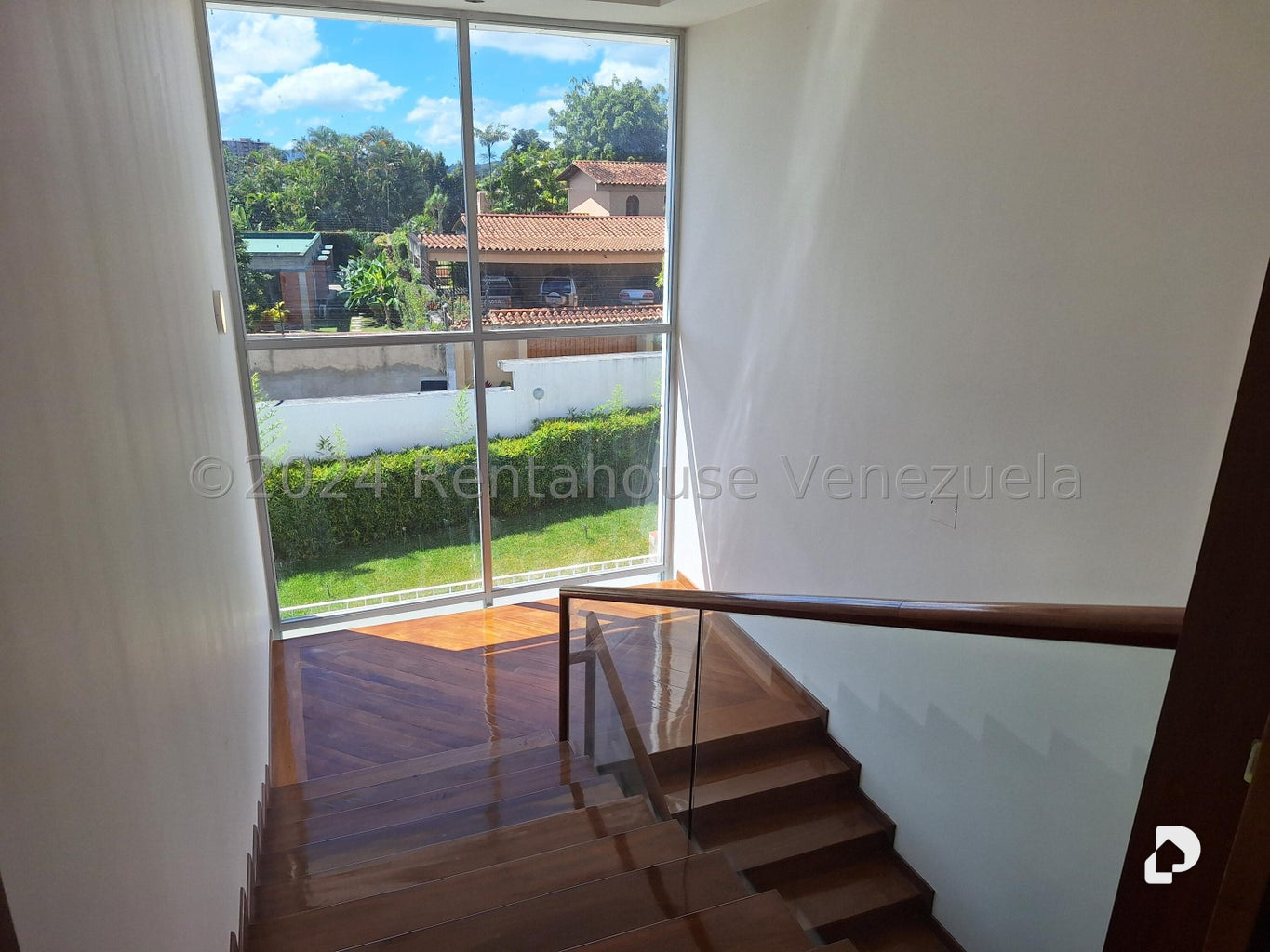 House in La Lagunita Country Club, Caracas – 35