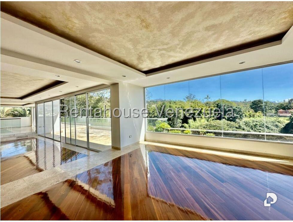 House in La Lagunita Country Club, Caracas – 12