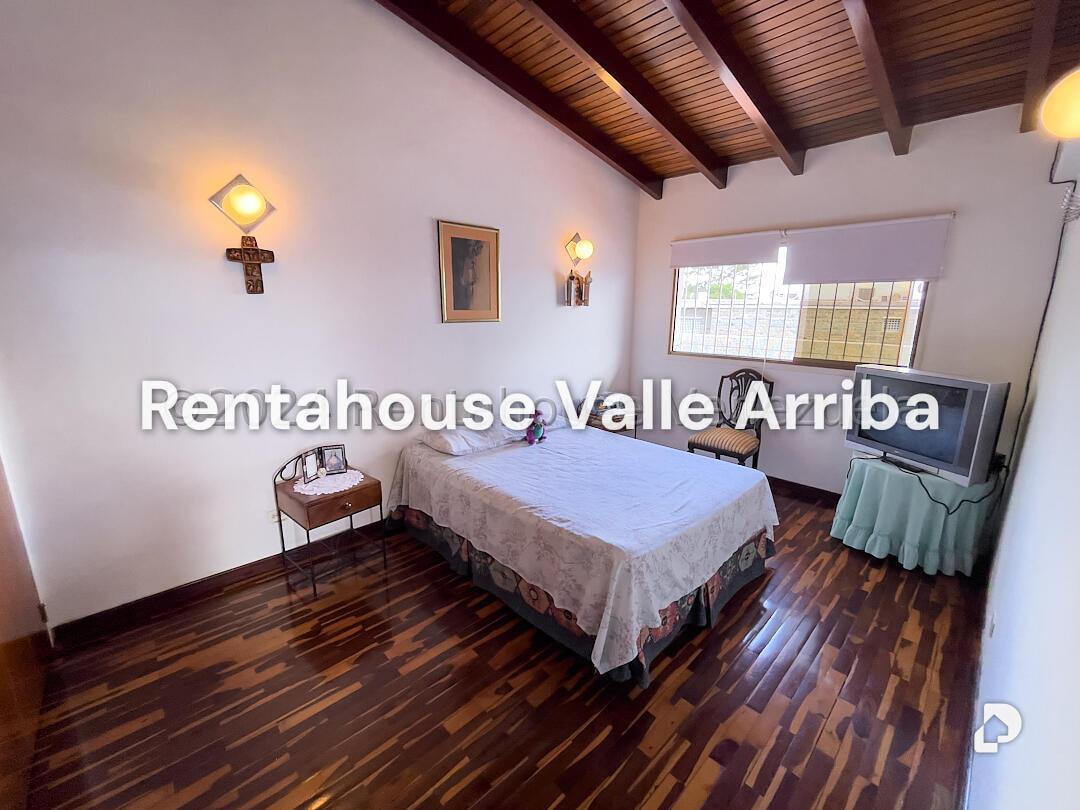 Casa en Alto Prado, Caracas – 24