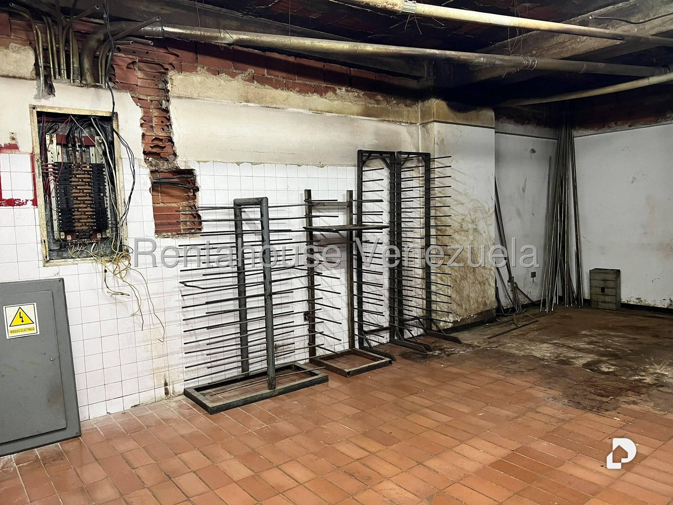 Local comercial en La Urbina, Caracas