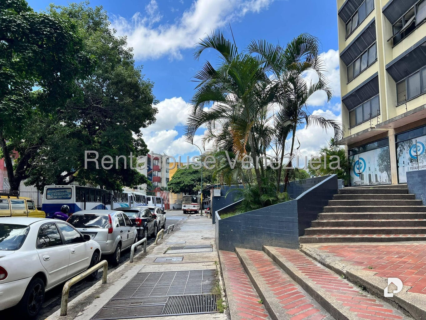 Local comercial en La Urbina, Caracas