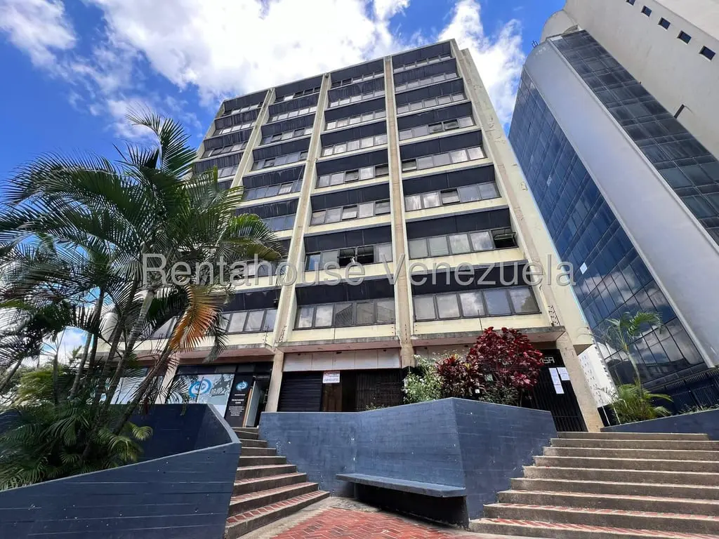 Local comercial en La Urbina, Caracas - 1