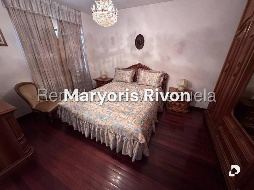 Casa en Altamira, Caracas – 27