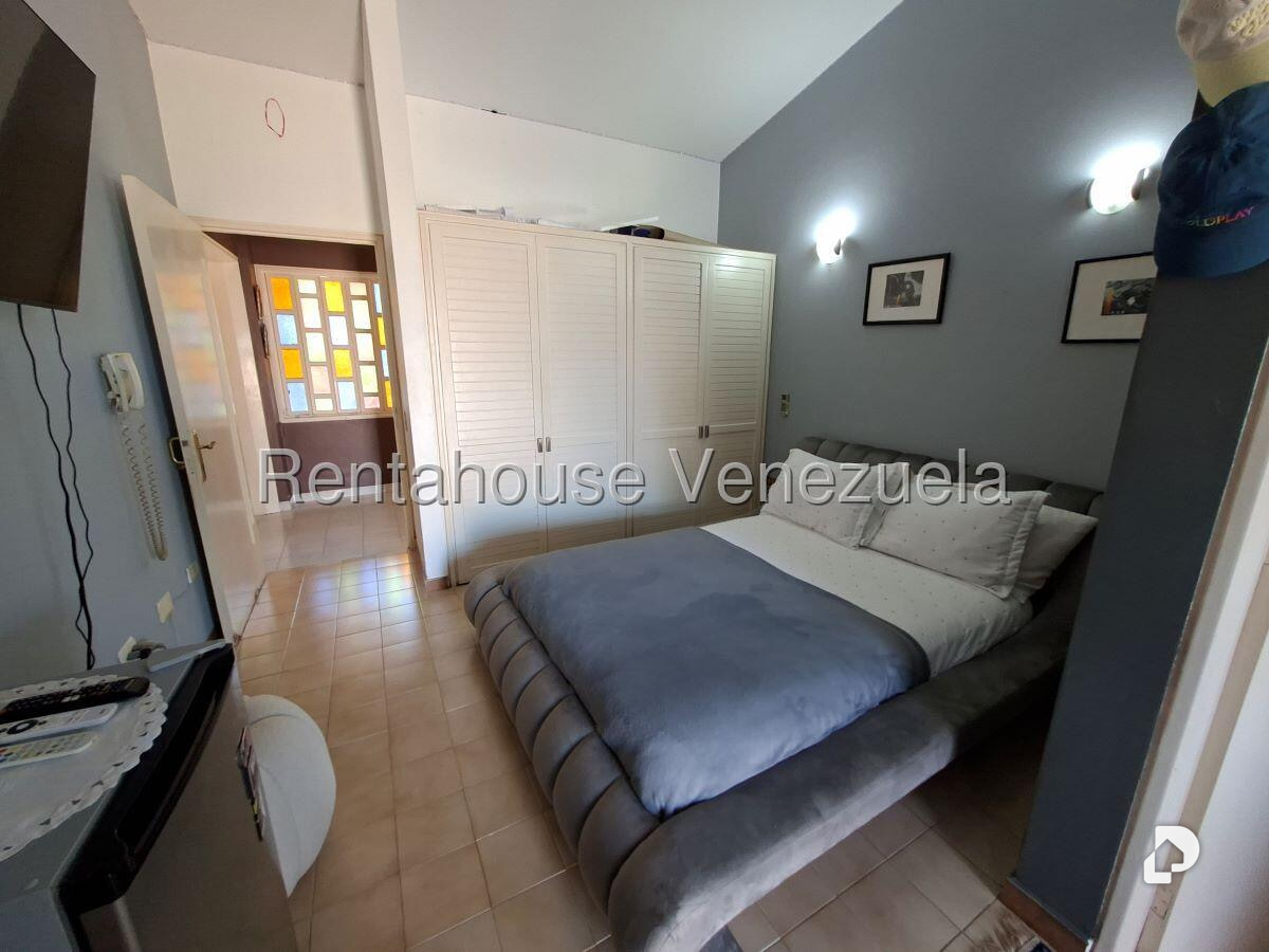 Casa en Cerro Verde, Caracas – 26