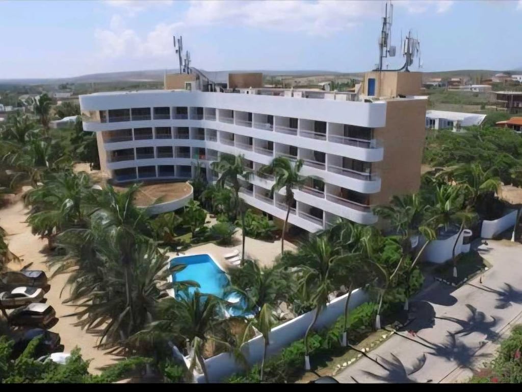 Edificio en El Yaque - 1