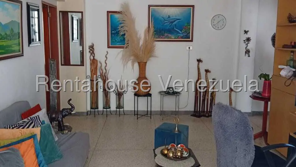 Apartment in El Bosque, Caracas - 1