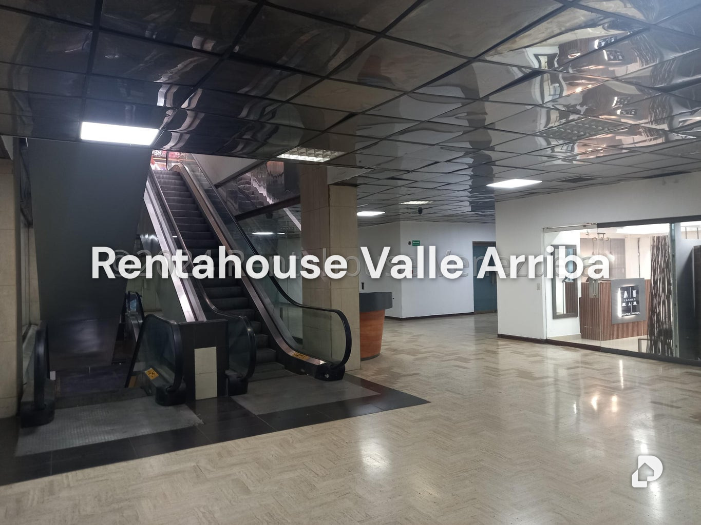 Local comercial en Prados del Este, Caracas – 26