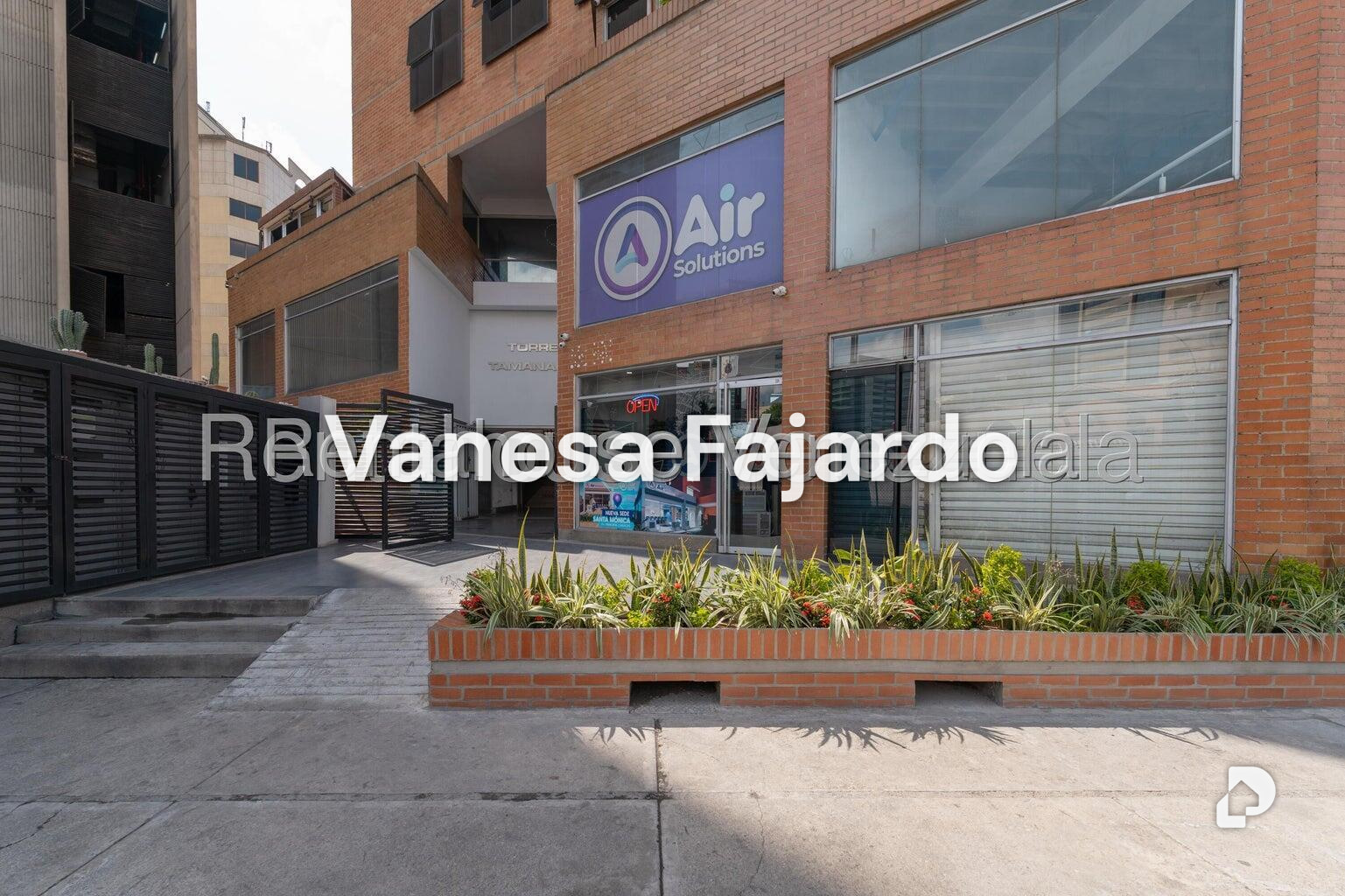 Local comercial en El Rosal, Caracas – 18
