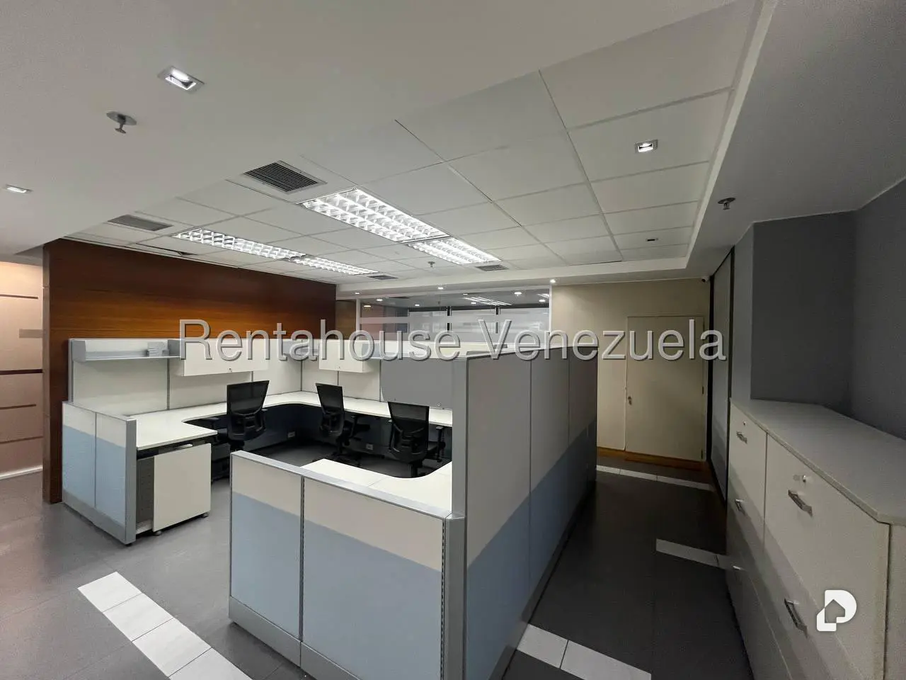 Oficina en La Castellana, Caracas – 23