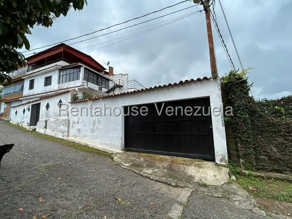House in San Antonio de Los Altos - 1