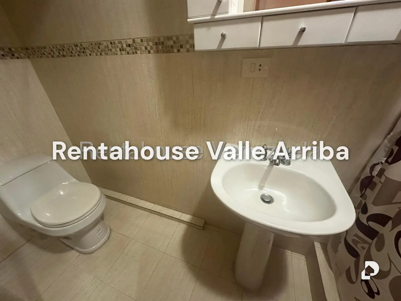 House in La Trinidad, Caracas – 27