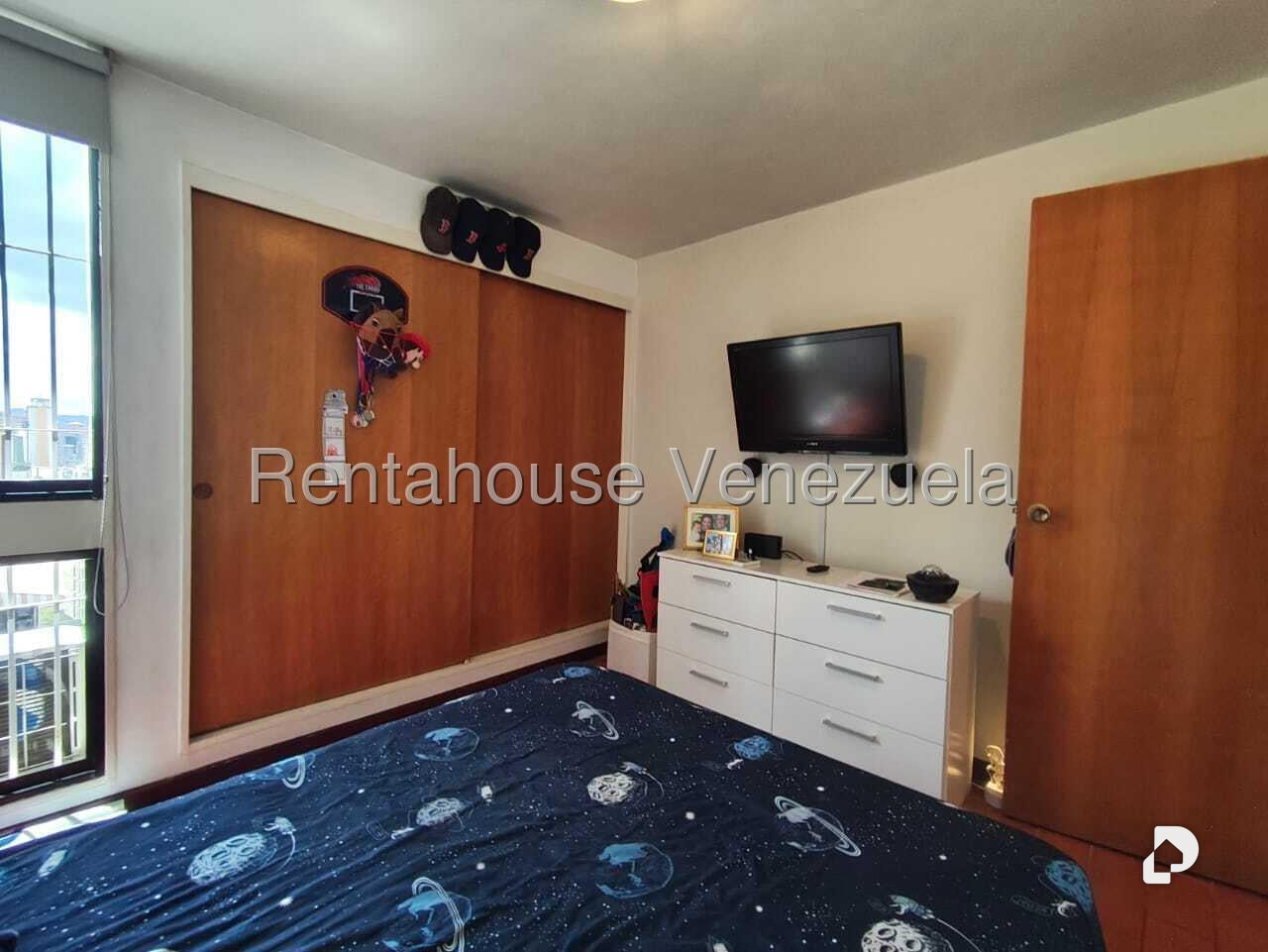 Apartamento en Los Palos Grandes, Caracas – 27