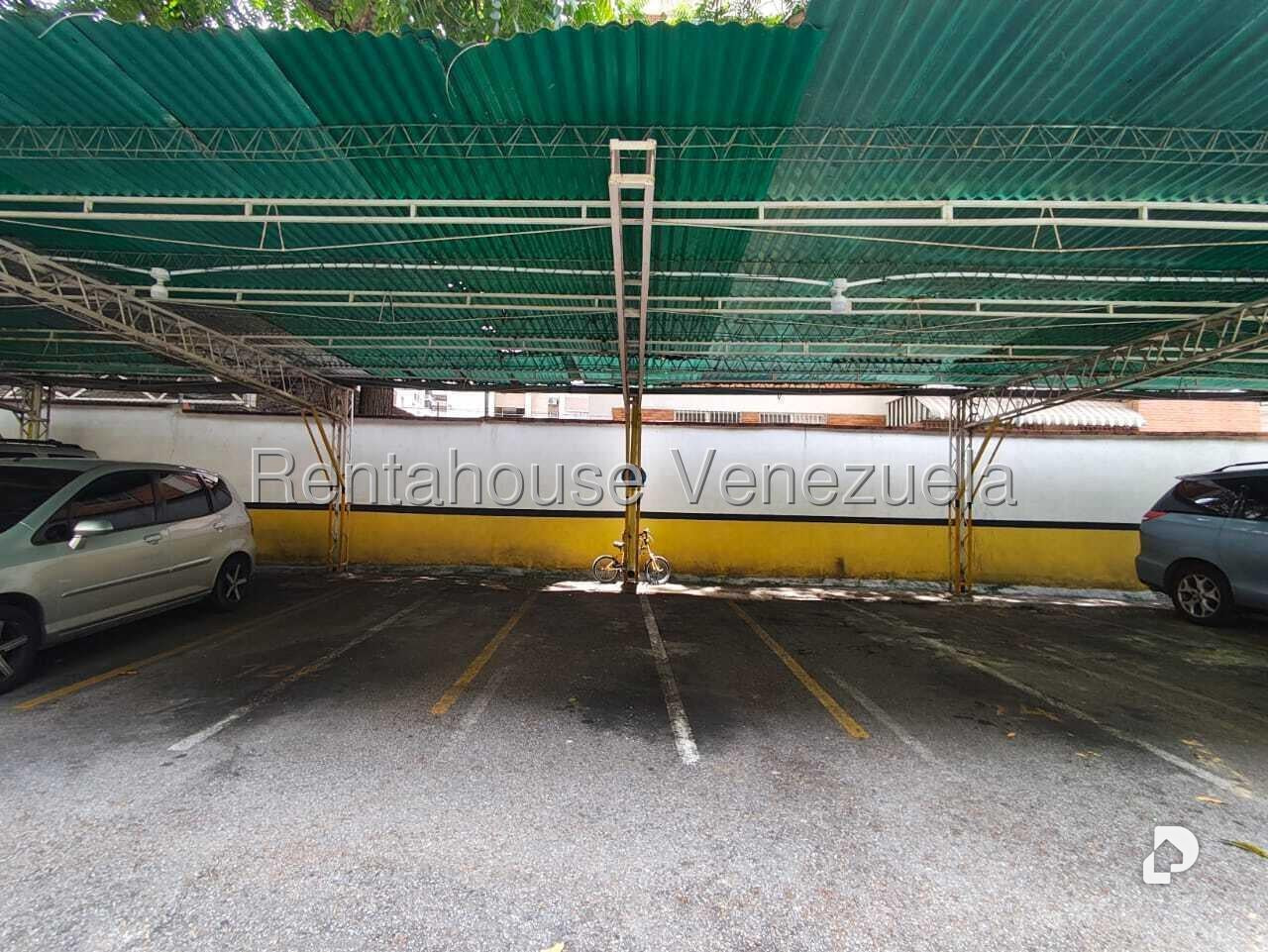 Apartamento en Los Palos Grandes, Caracas – 30