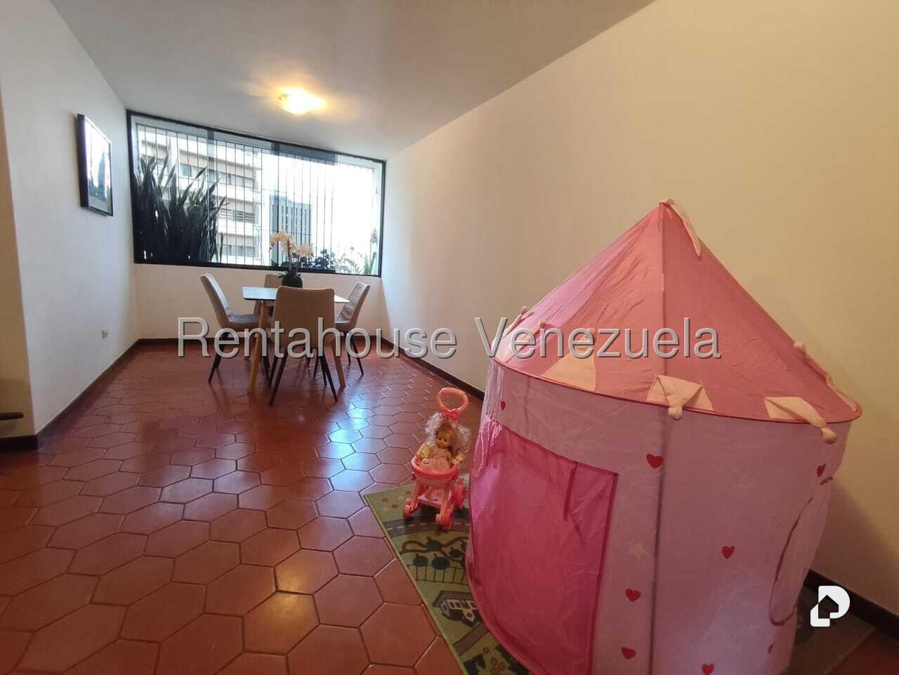 Apartamento en Los Palos Grandes, Caracas – 12